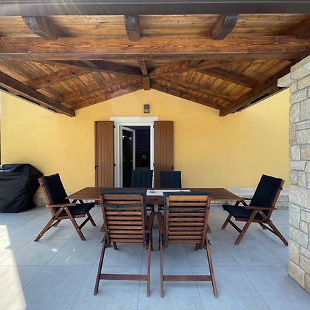 Villa Berto Nedescina Luaran gambar