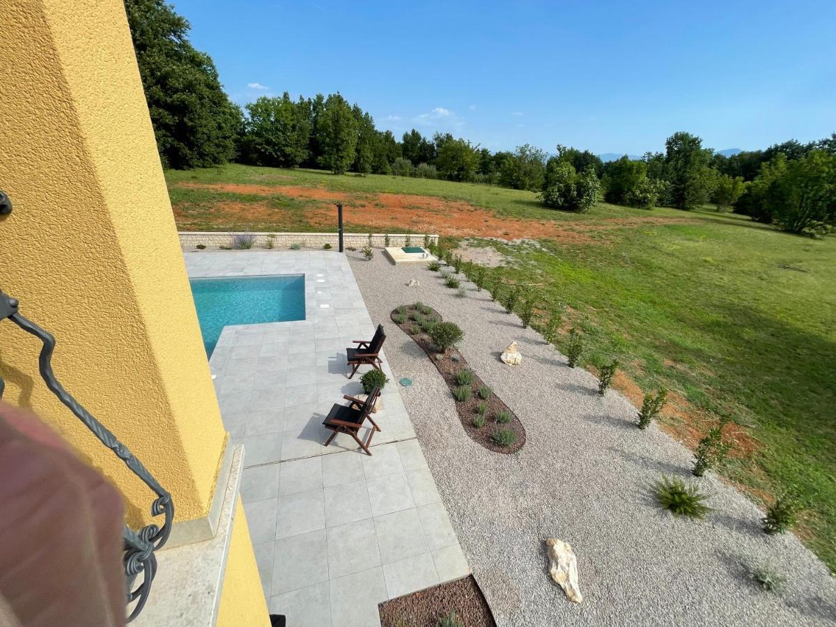 Villa Berto Nedescina Luaran gambar