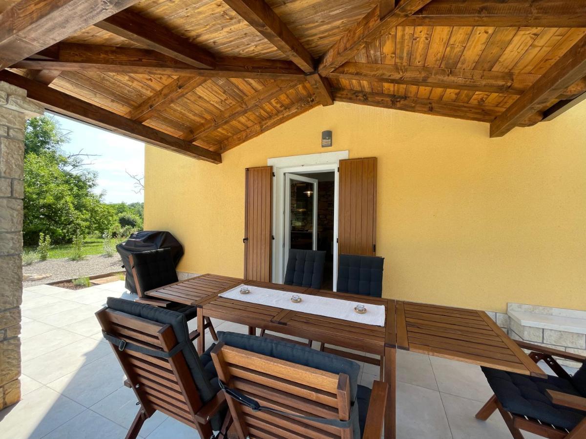 Villa Berto Nedescina Luaran gambar