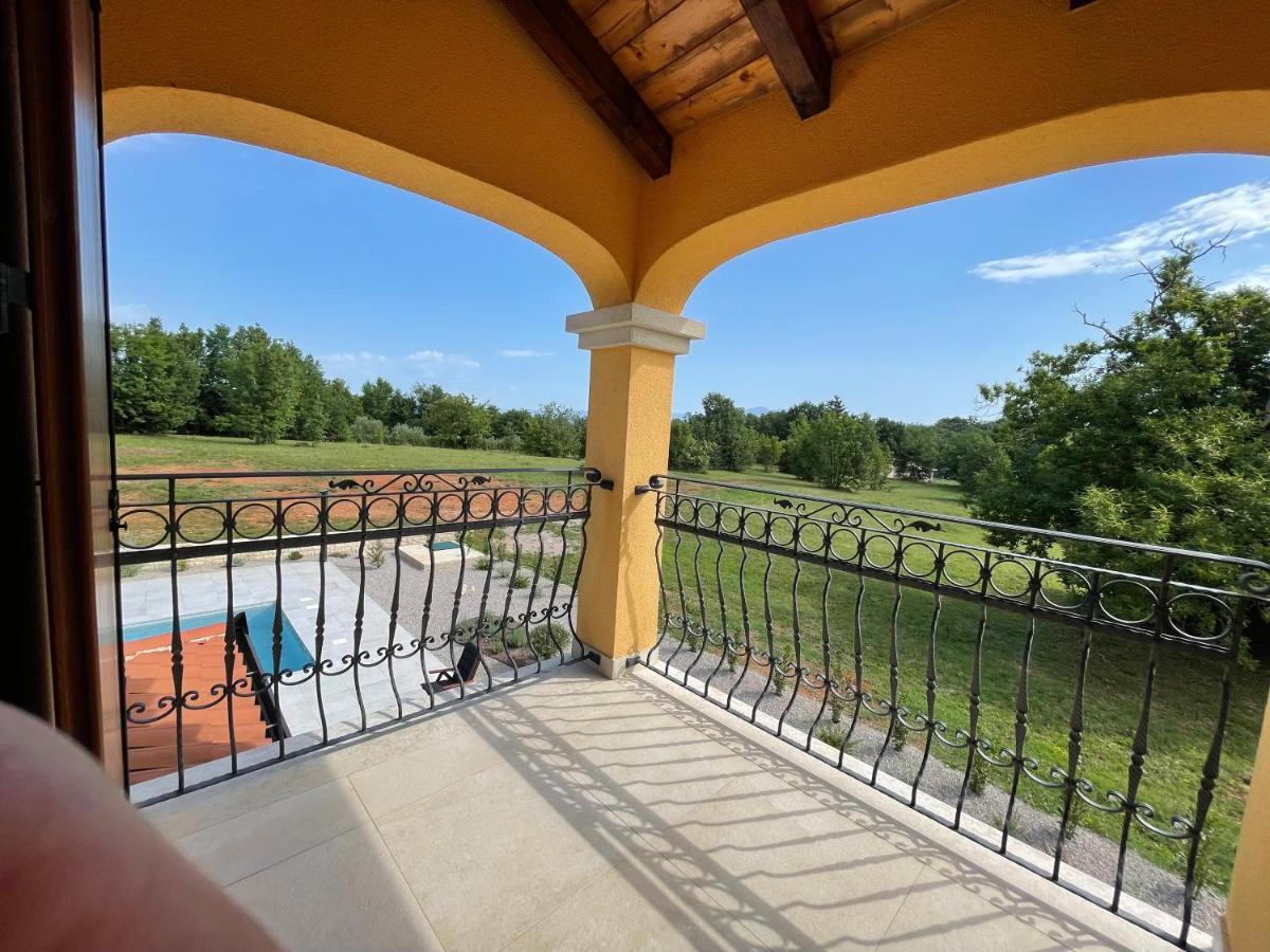 Villa Berto Nedescina Luaran gambar