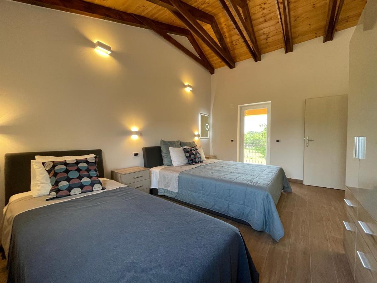 Villa Berto Nedescina Luaran gambar