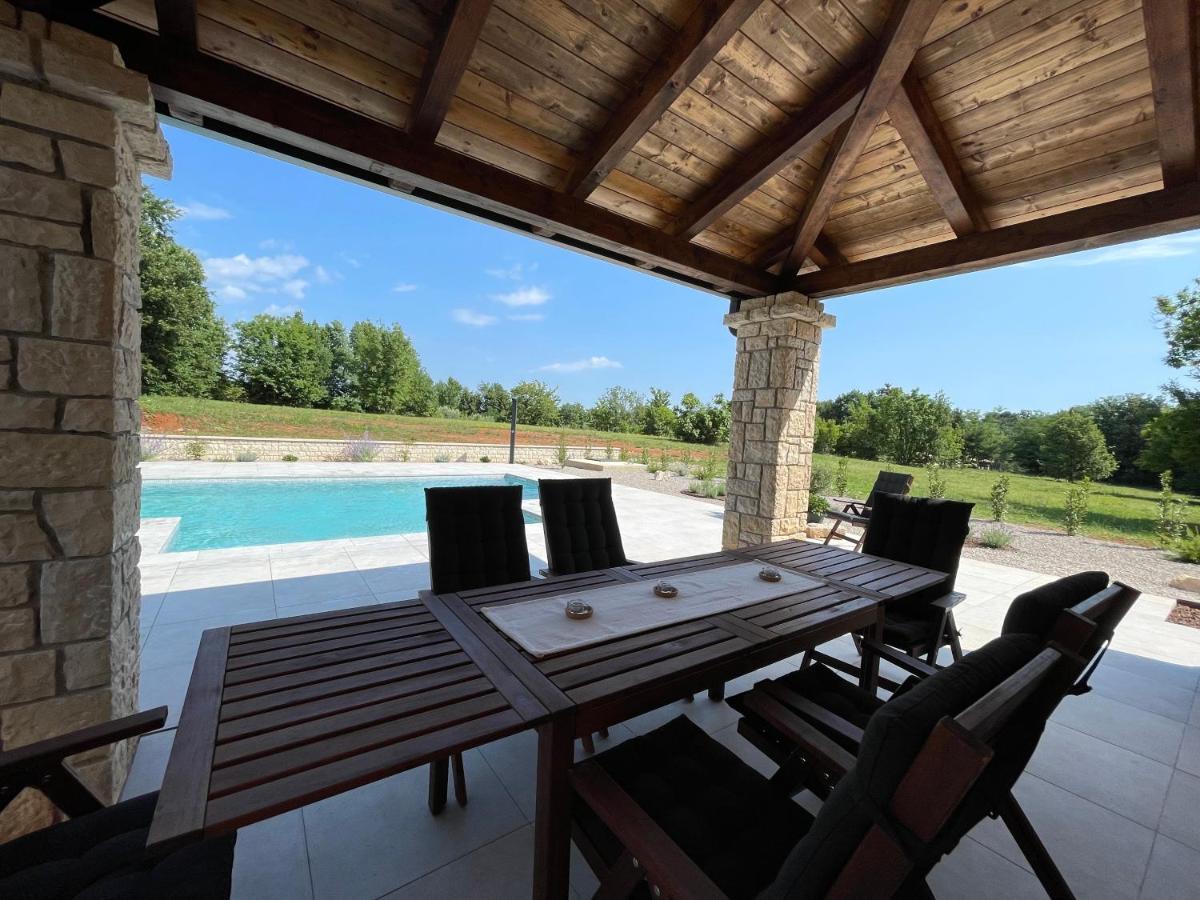 Villa Berto Nedescina Luaran gambar